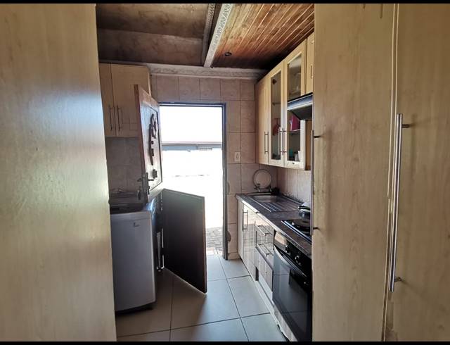 3 BEDROOM HOUSE FOR SALE IN EVATON WEST